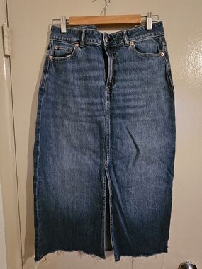 Reitmans Dark Blue Denim Pencil Skirt with Front Slit